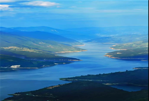 茶馬古道助力鄉(xiāng)村振興 鳳慶千年茶樹香飄鵬城 ----臨滄茶山旅游